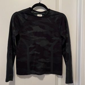 Athelta girl black camo long sleeve top
